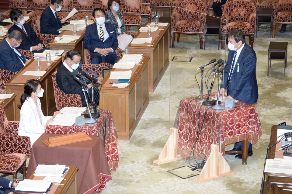 0215 衆予算 石川香織1.JPG