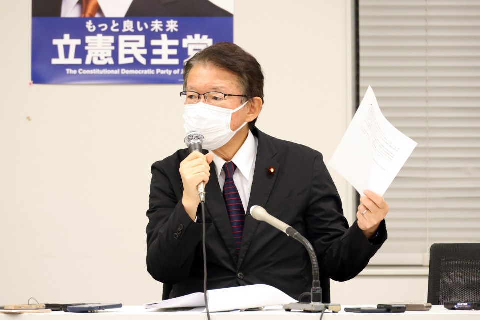 会談後、記者団の取材に応じる長妻政調会長 20221115_173613_re_rez.JPG
