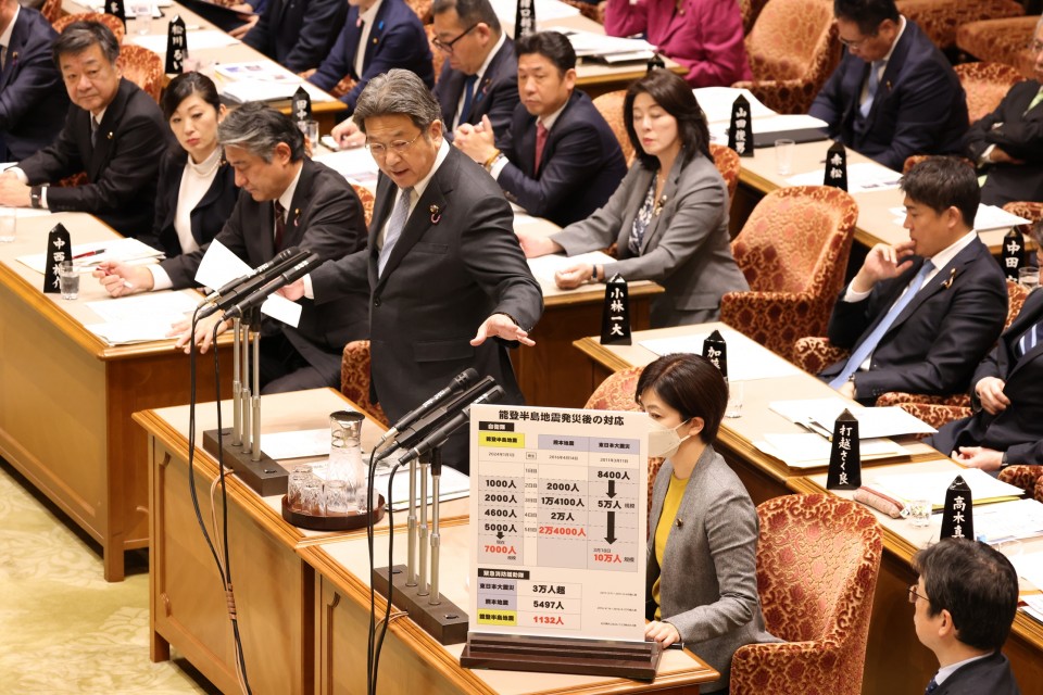 参院予算委員会 杉尾秀哉