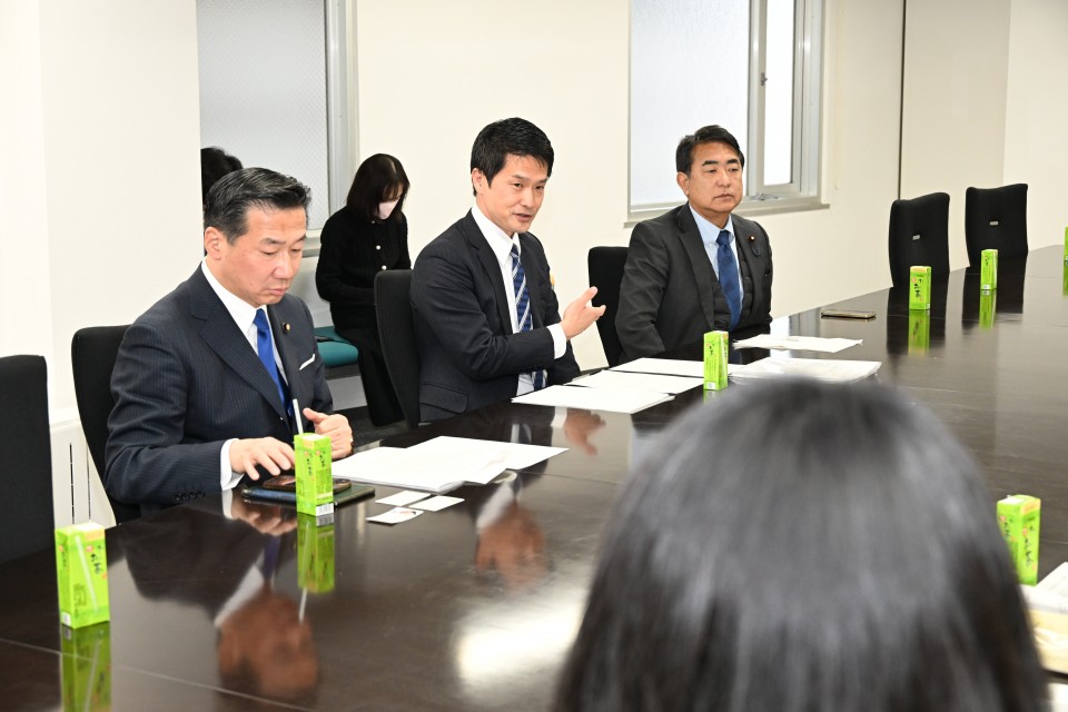 小川淳也 屋良朝博 福山哲郎 沖縄協議会