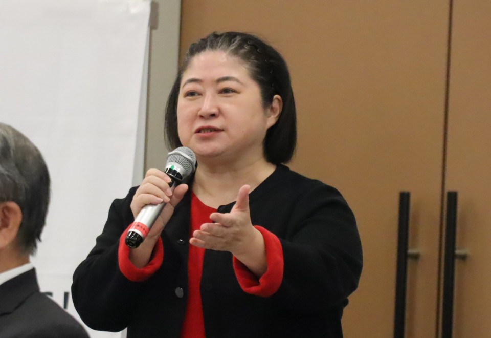 小宮山泰子