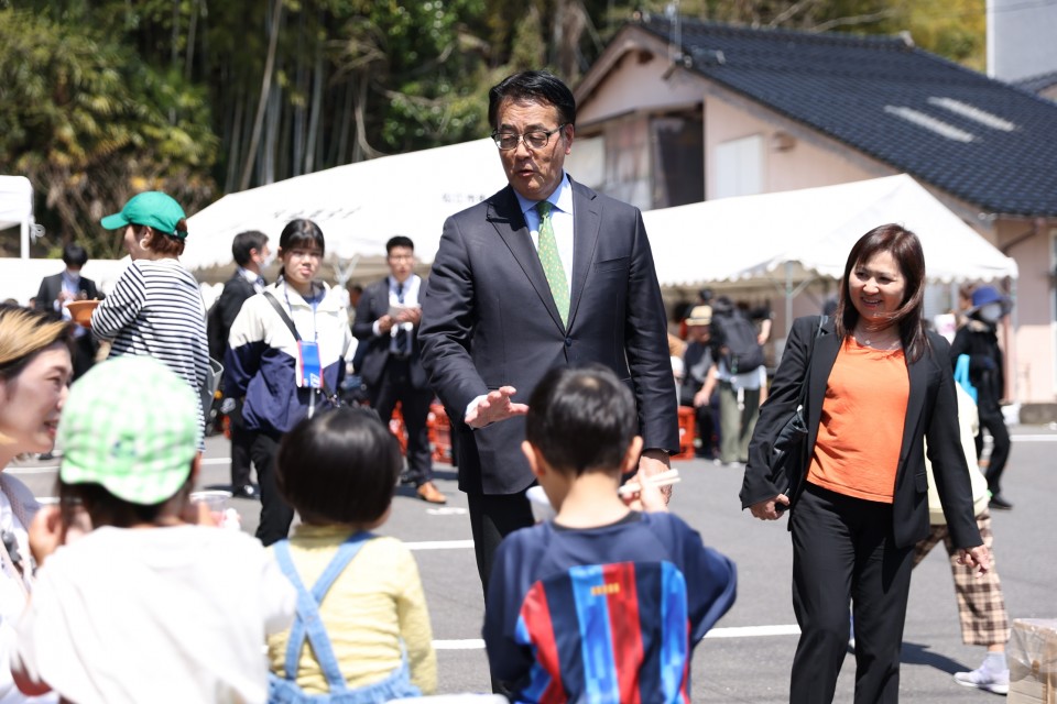 岡田克也 亀井亜紀子
