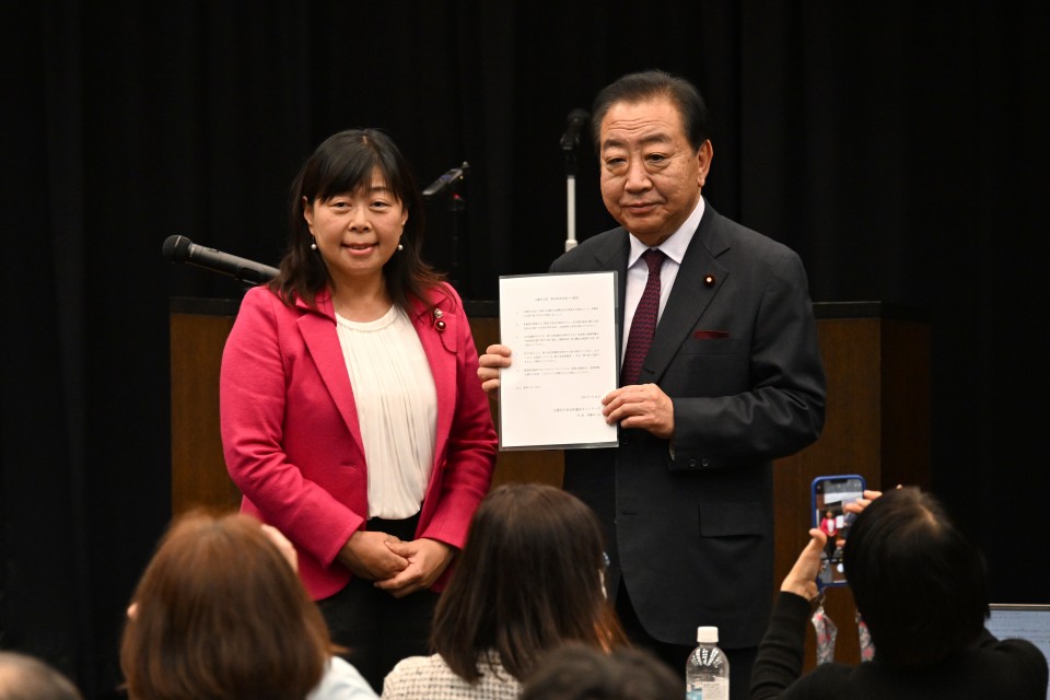 女性議員ネットワークから野田代表へ「要望書」手交 20250120_要請01.jpg
