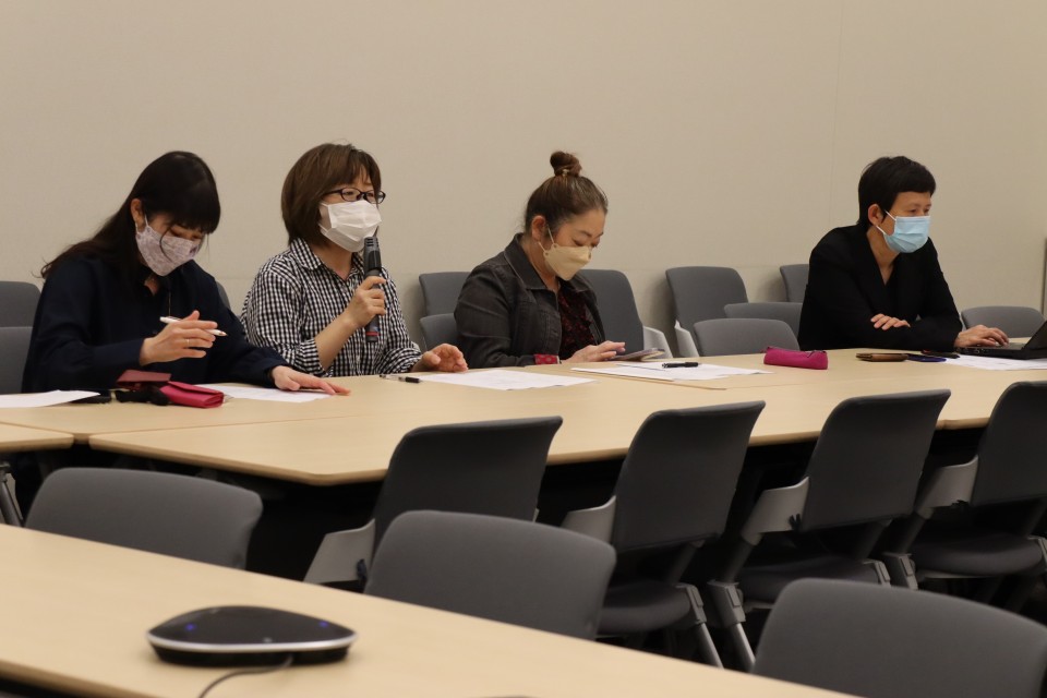 左から菱山南帆子さん、吉祥眞佐緒さん、稲葉奈々子さん、中島由美子さん IMG_0677.JPG